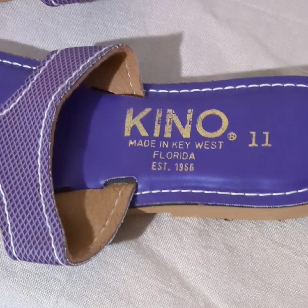 Kino Sandals Women’s Size 11 Purple Leather Flip Flop Thong Sandals Made in Key
